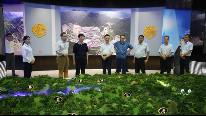 省人大常委會(huì)黨組書(shū)記、副主任王璽玉一行蒞臨金徽股份視察項(xiàng)目建設(shè)工作