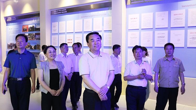 省委常委、省委統(tǒng)戰(zhàn)部部長馬廷禮蒞臨金徽股份調(diào)研