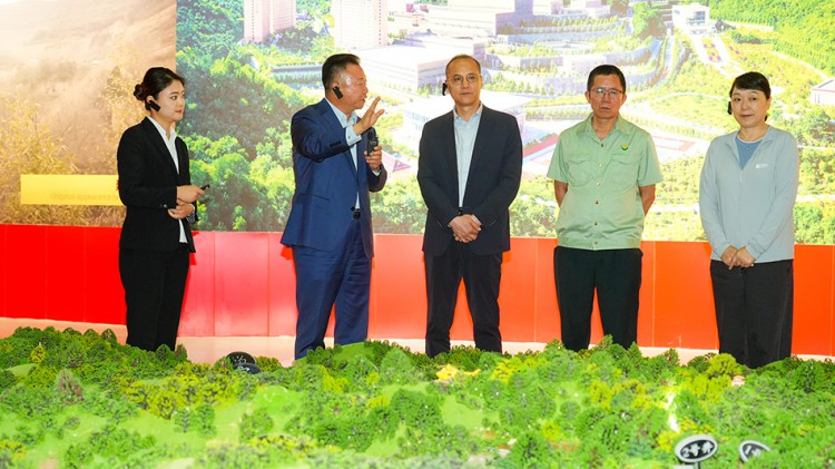 省科技廳黨組書記、廳長張世榮蒞臨金徽股份指導工作